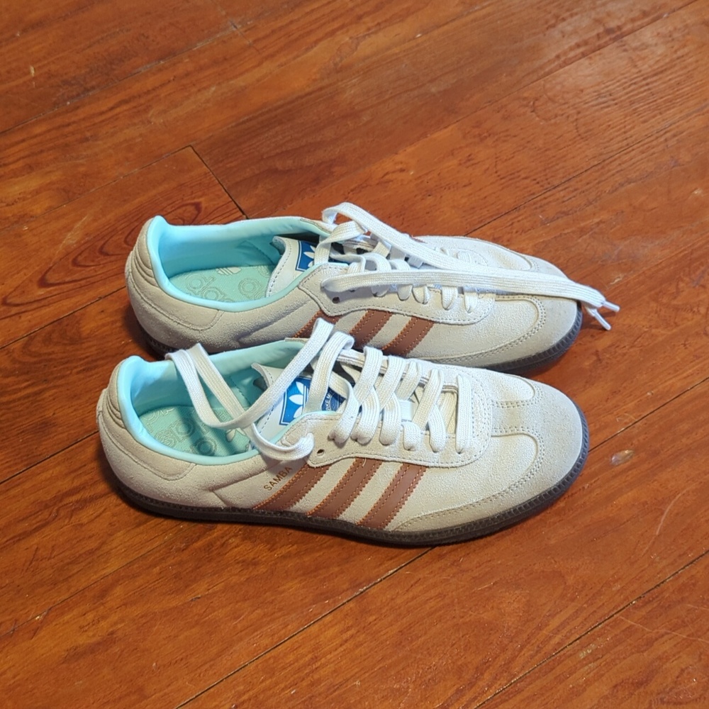 Adidas samba size 6 men. Suede.
